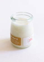 Load image into Gallery viewer, beach read candle